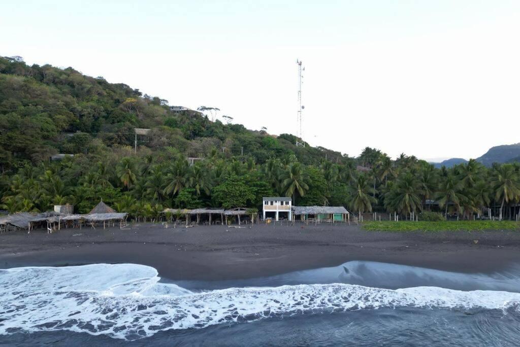 Surf House Mizata view 4