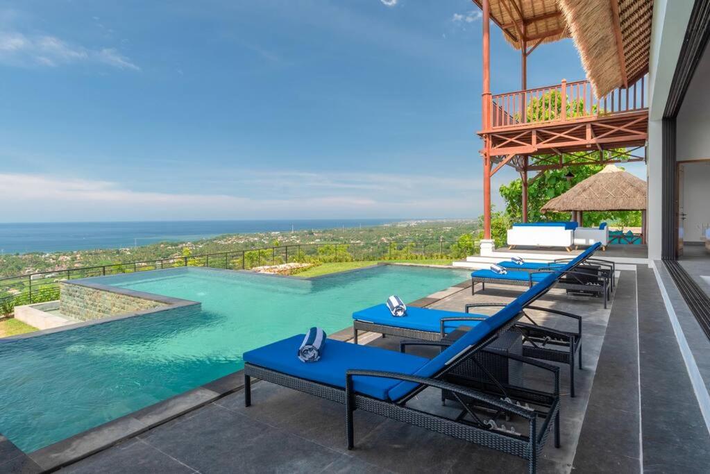 Villa Cakrawala