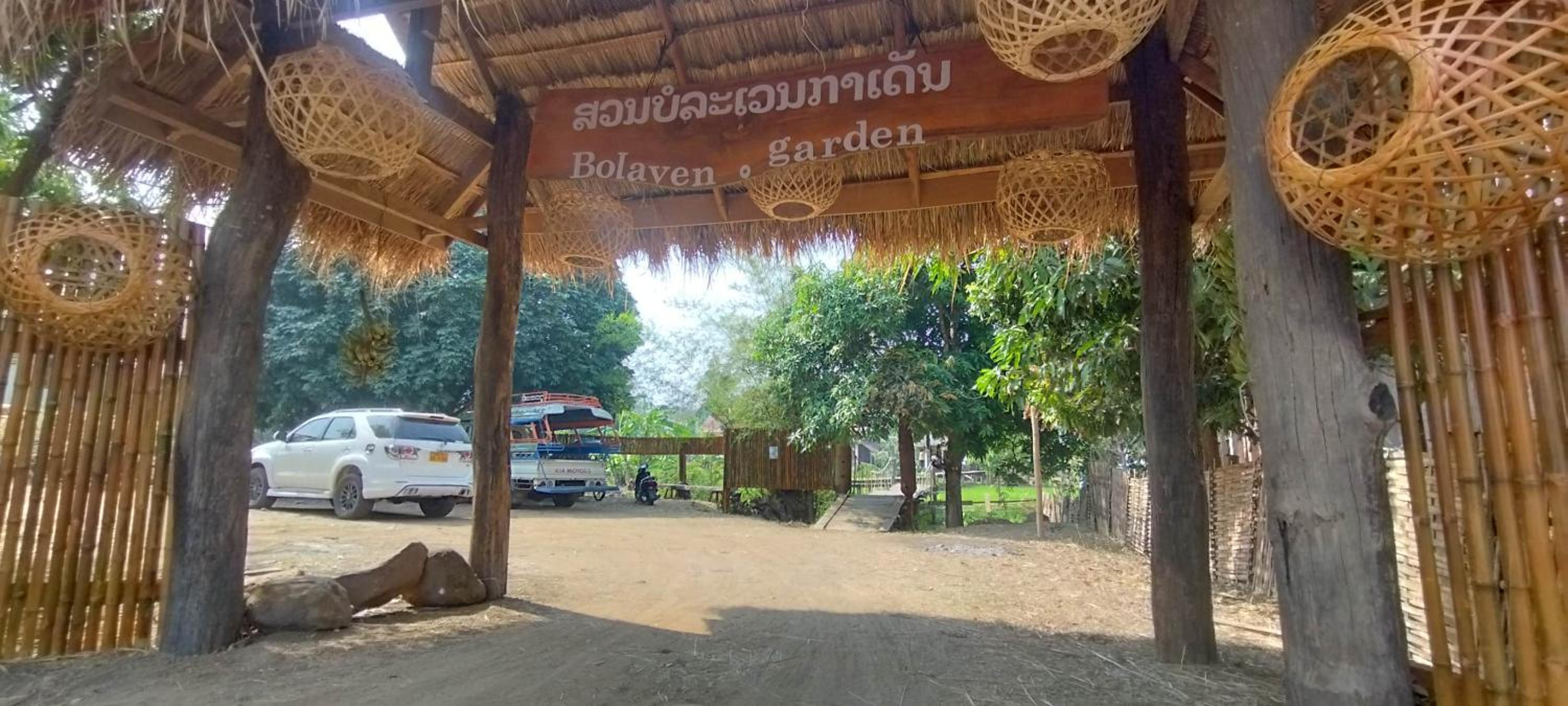 BOLAVEN GARDEN Bungalow and tent - Tad Lo view 2