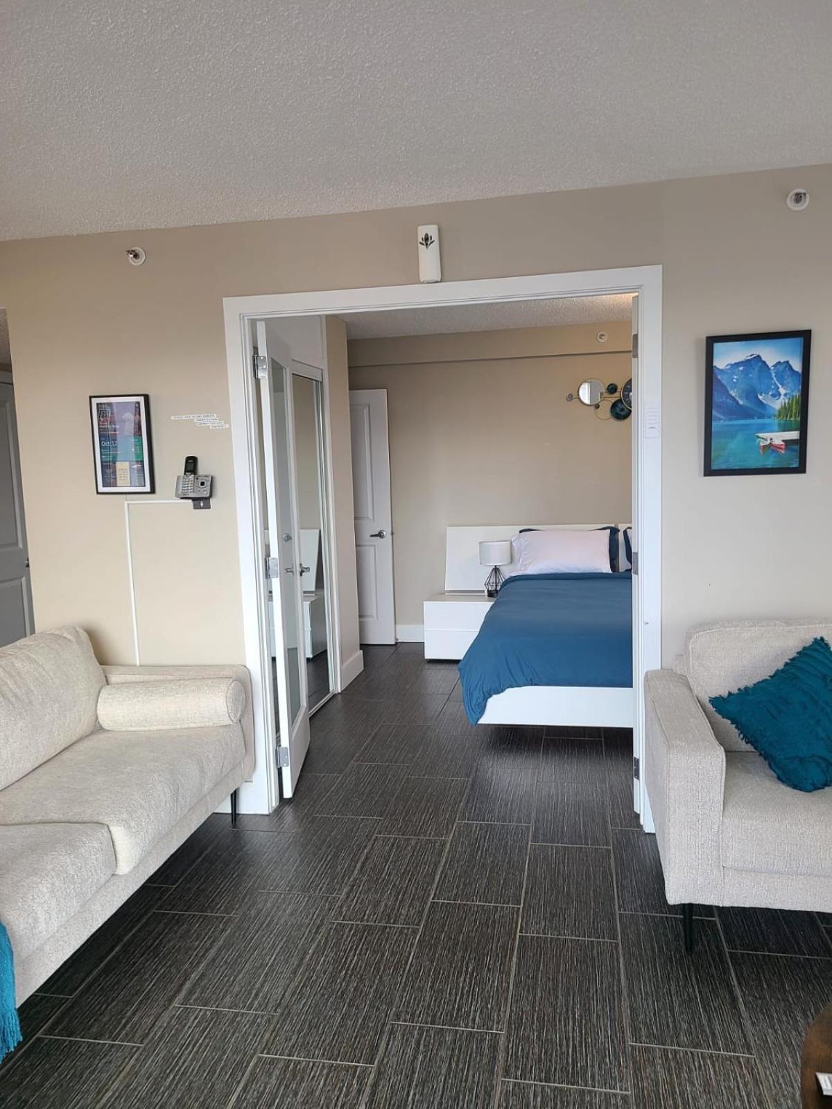 Smart Stylish Downtown Condo- 2 bedrooms