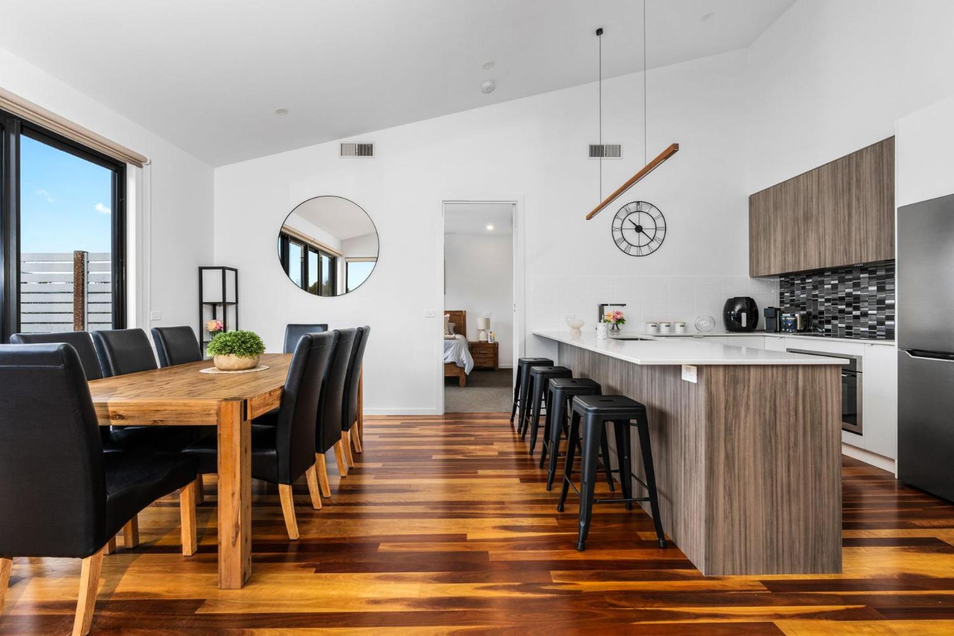 Best of Both Worlds Inverloch