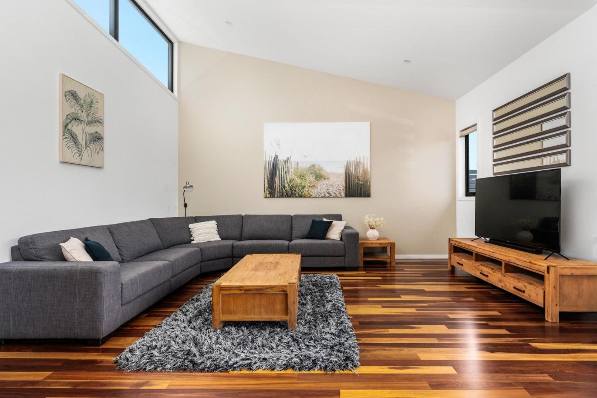 Best of Both Worlds Inverloch
