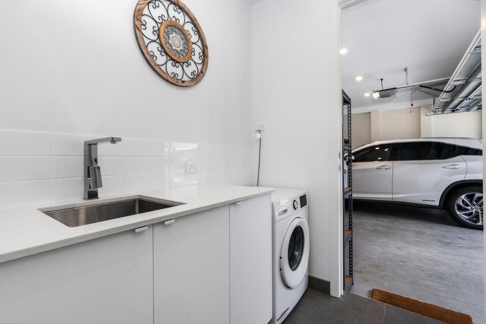 Best of Both Worlds Inverloch