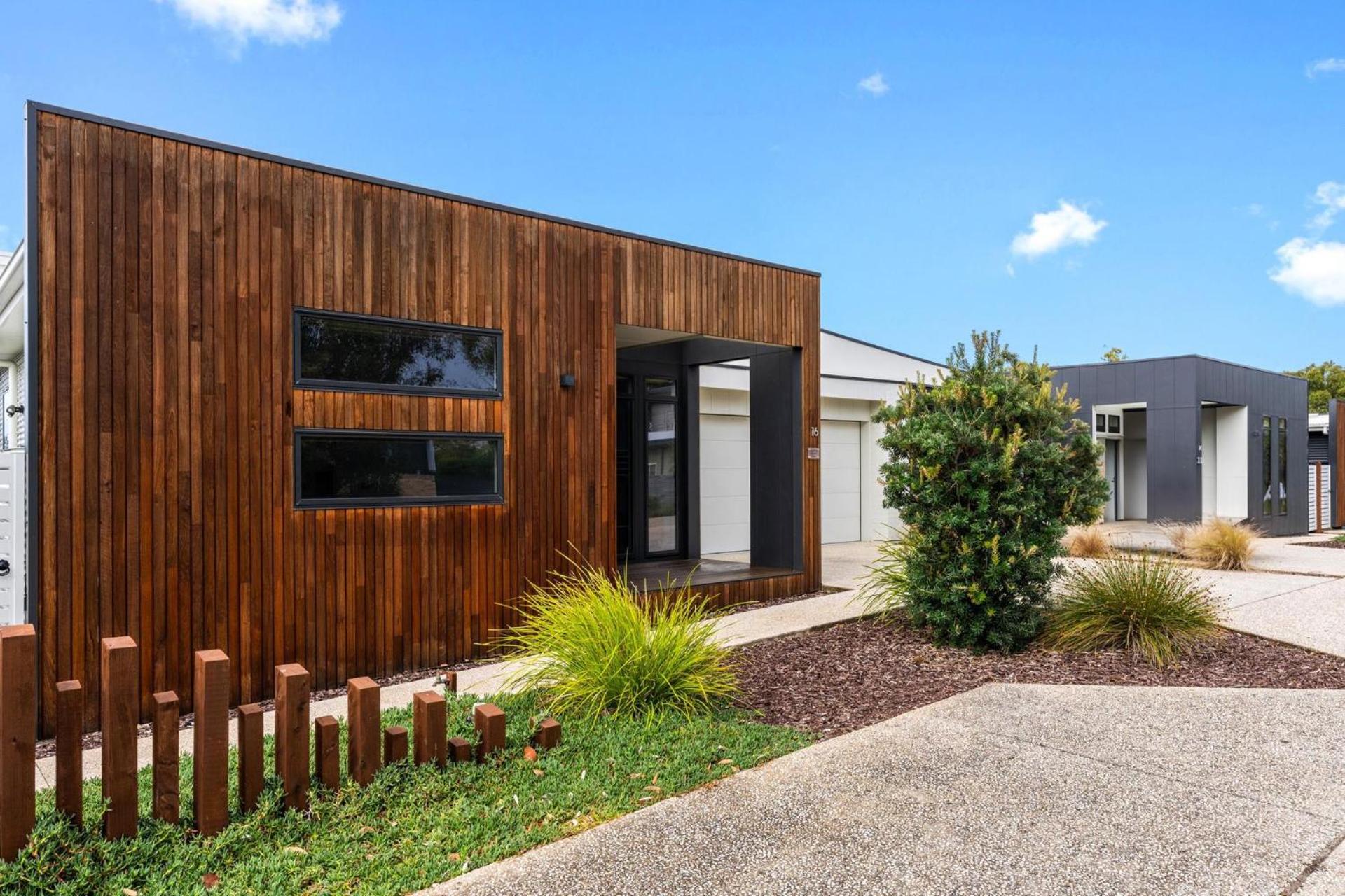 Best of Both Worlds Inverloch