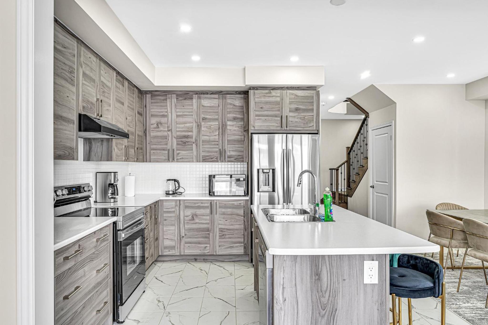 Designer Home in Niagara Falls