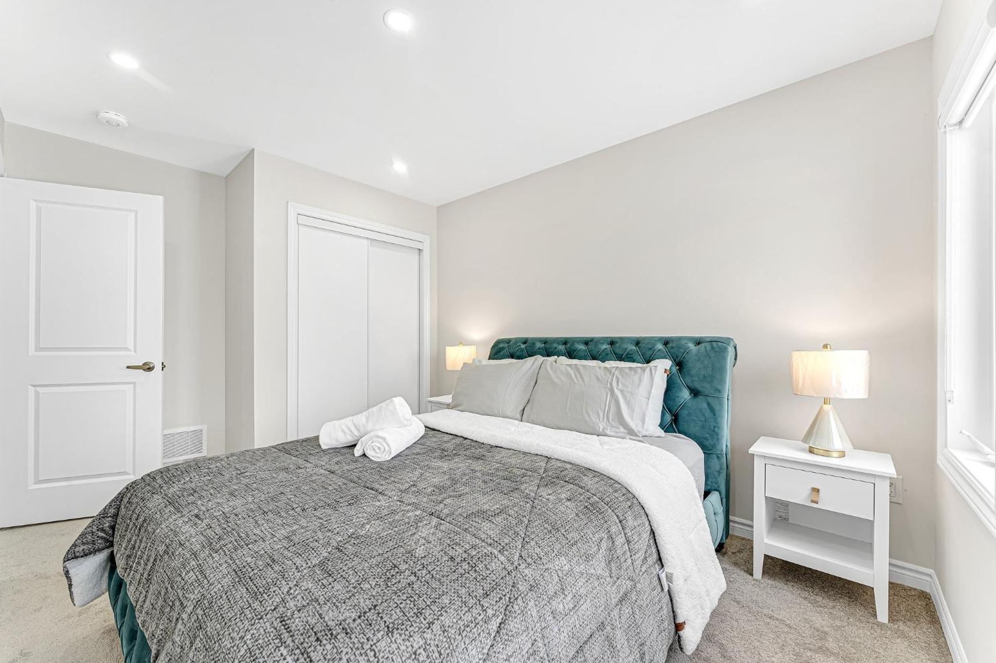 Designer Home in Niagara Falls