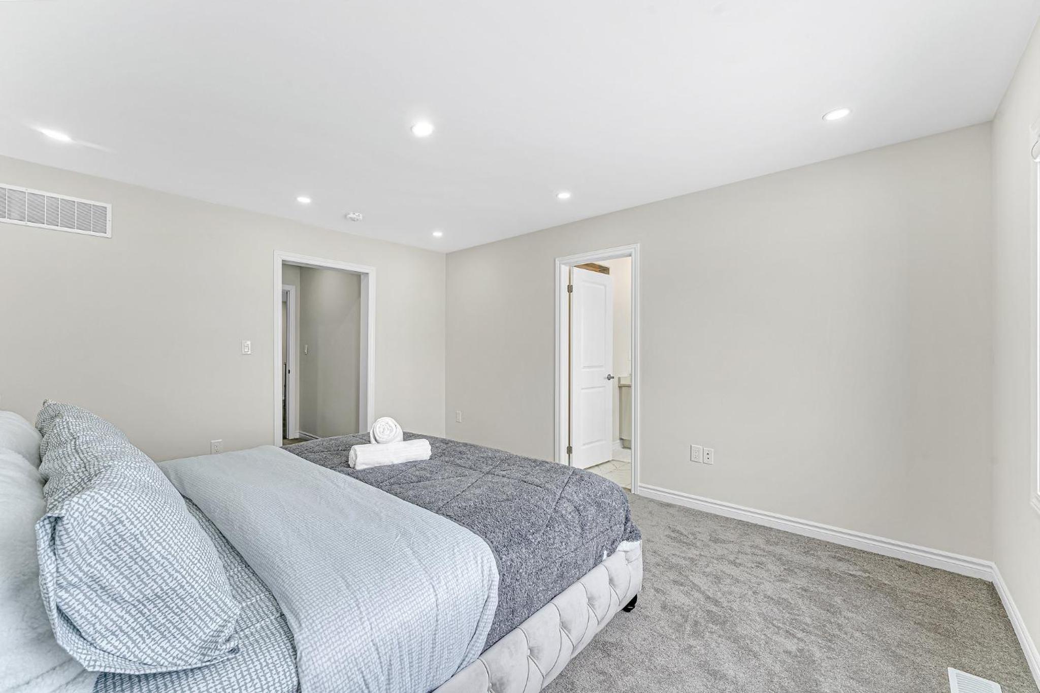 Designer Home in Niagara Falls