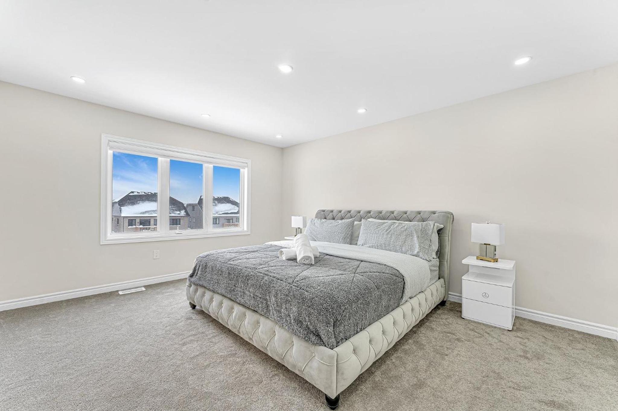 Designer Home in Niagara Falls