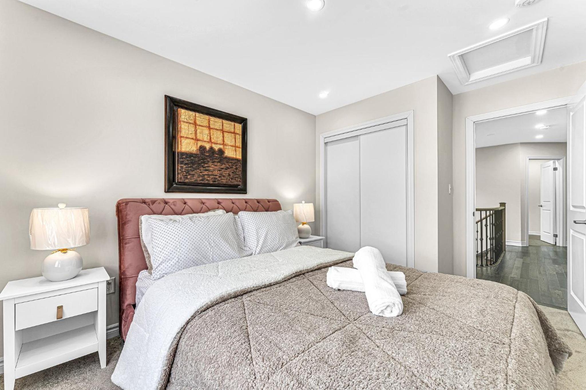 Designer Home in Niagara Falls