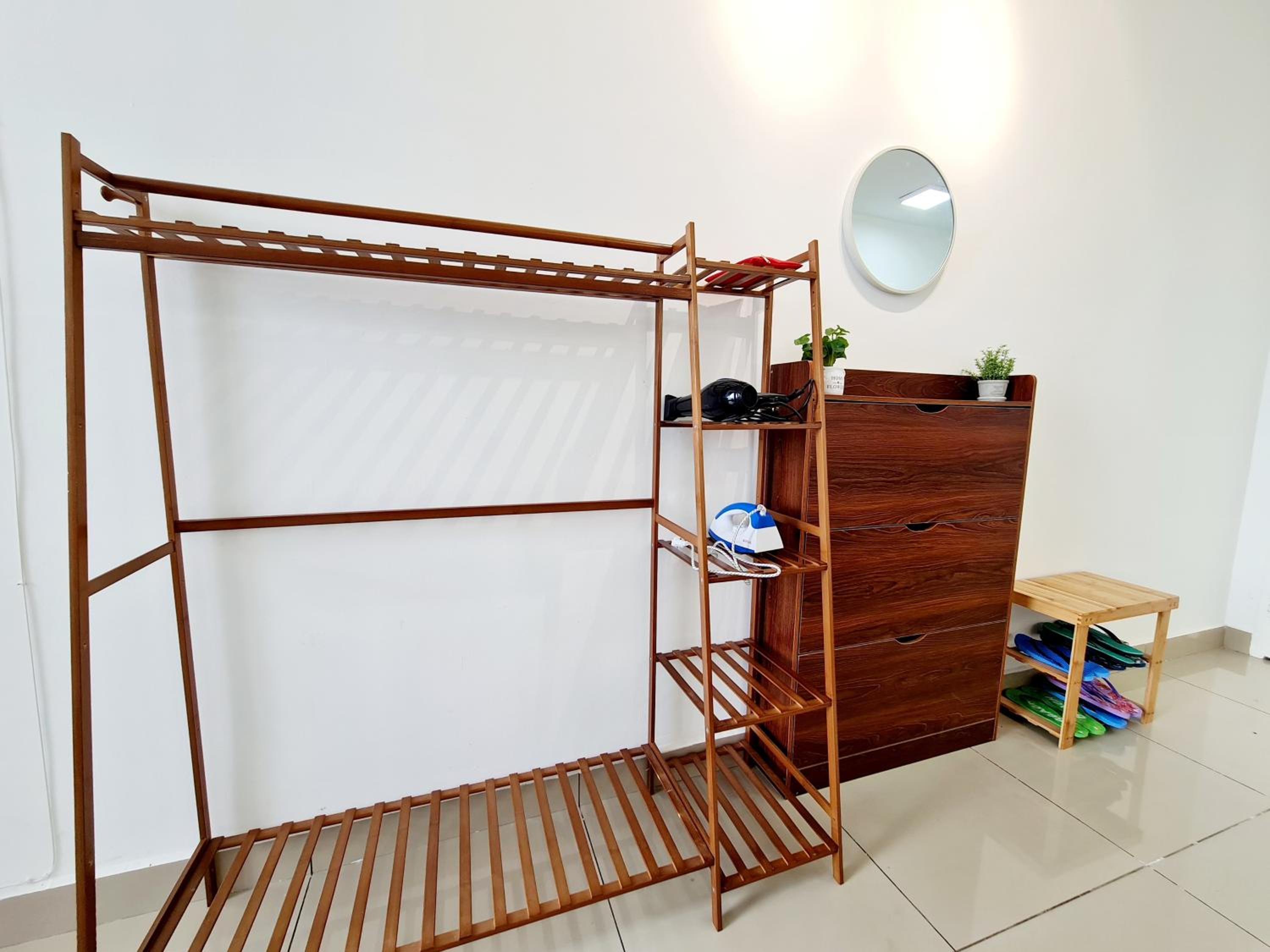 Broad 7 Guests Scott Garden Duplex 1 Room Old Klang Road, Taman Desa, Kuchai Lama, Bangsar South, Pearl Point, Mid Valley, Kuala Lumpur
