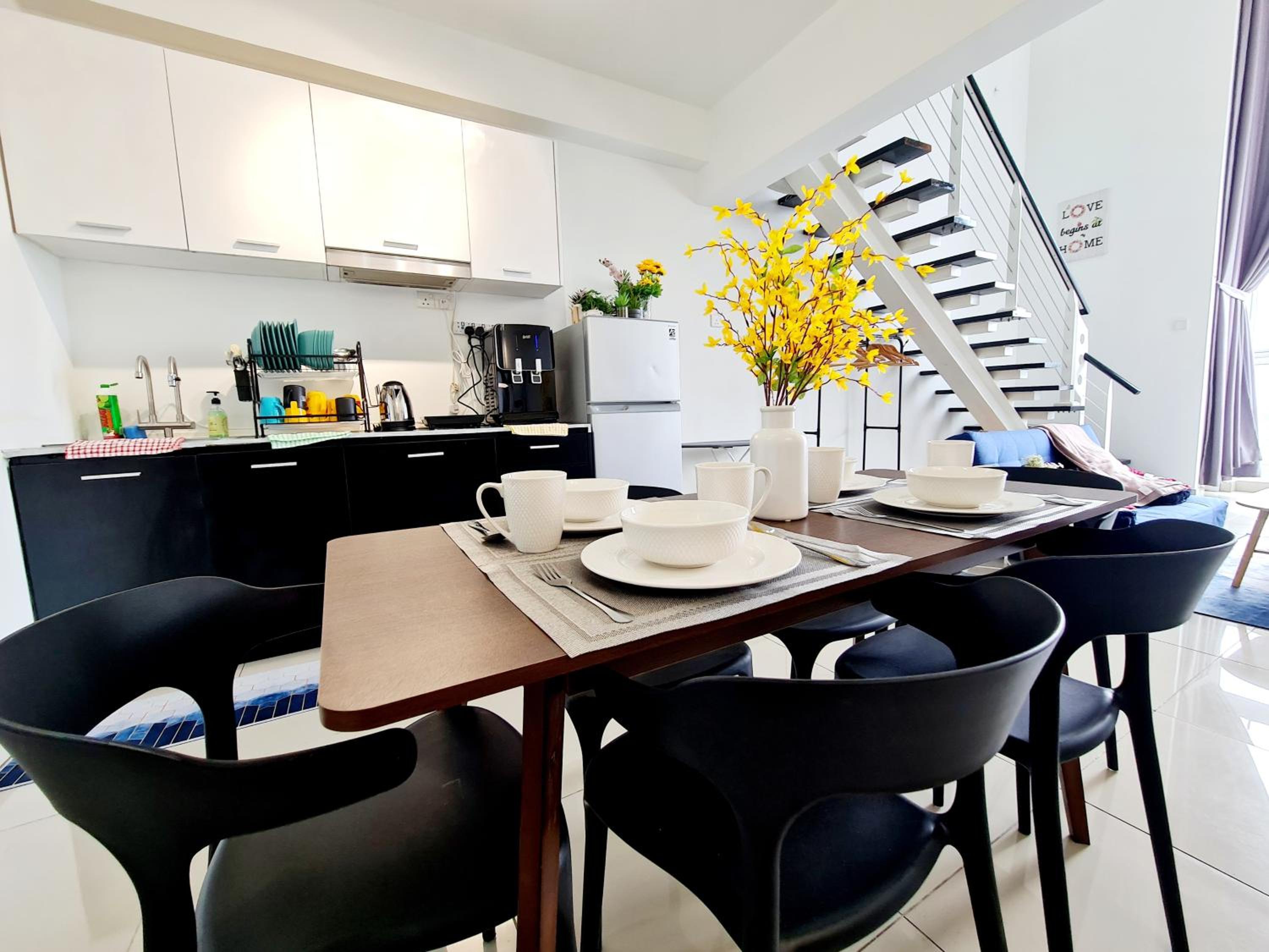 Broad 7 Guests Scott Garden Duplex 1 Room Old Klang Road, Taman Desa, Kuchai Lama, Bangsar South, Pearl Point, Mid Valley, Kuala Lumpur