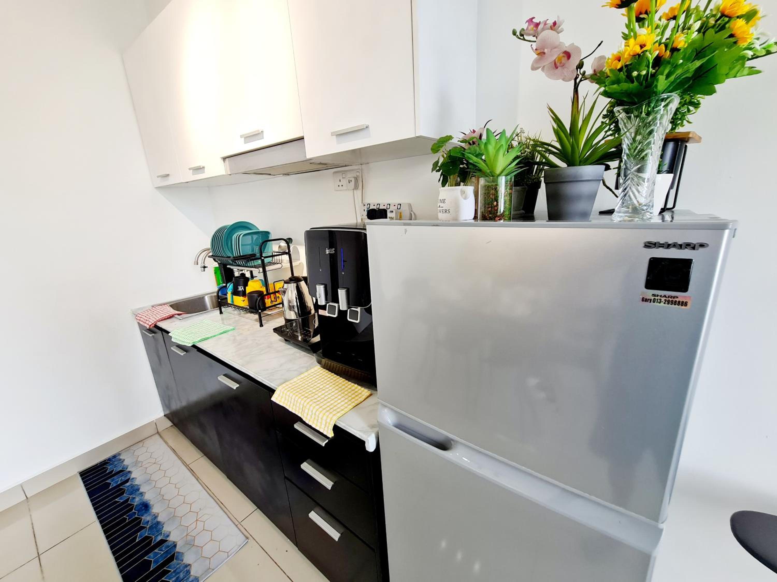 Broad 7 Guests Scott Garden Duplex 1 Room Old Klang Road, Taman Desa, Kuchai Lama, Bangsar South, Pearl Point, Mid Valley, Kuala Lumpur
