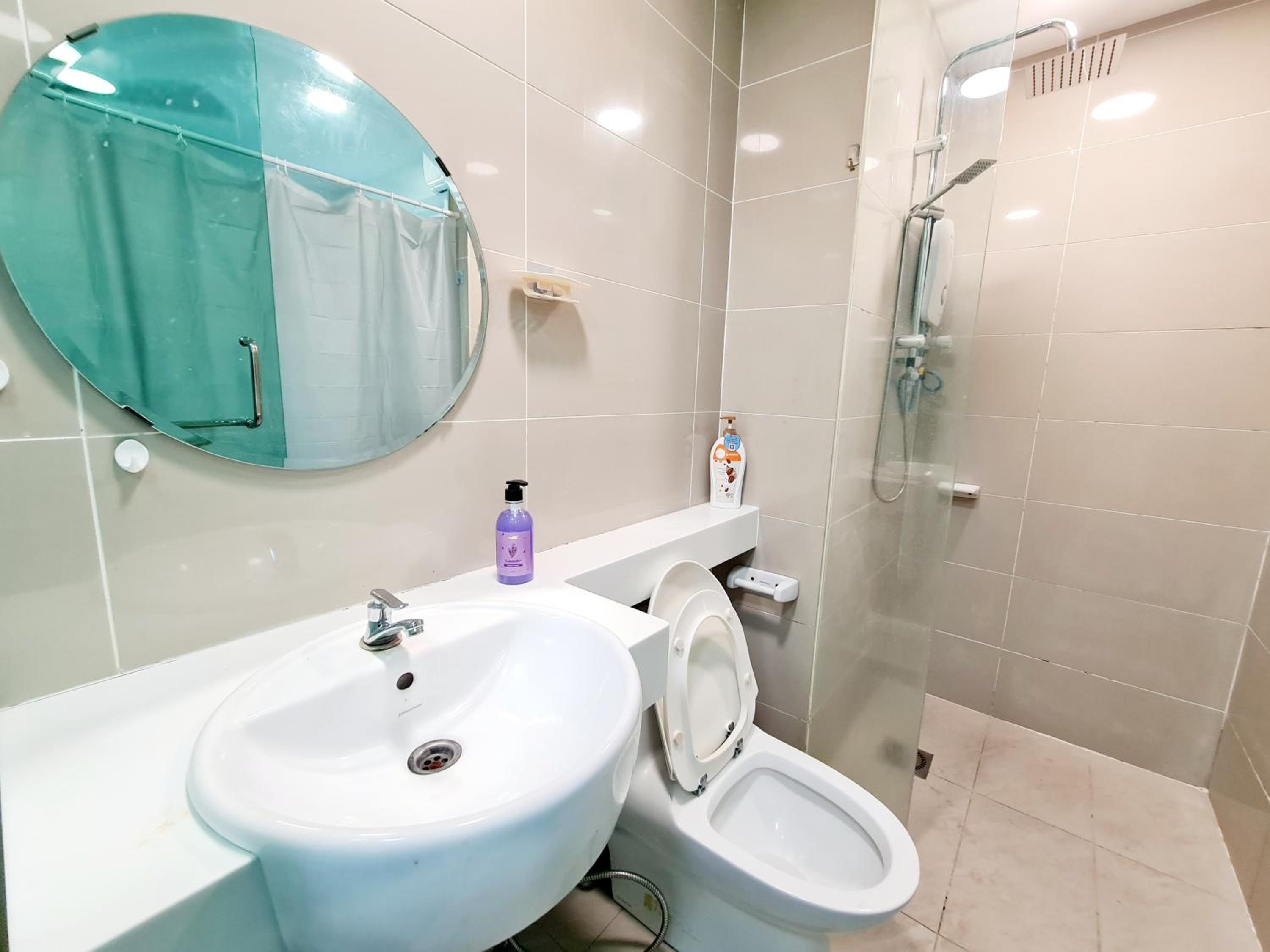 Broad 7 Guests Scott Garden Duplex 1 Room Old Klang Road, Taman Desa, Kuchai Lama, Bangsar South, Pearl Point, Mid Valley, Kuala Lumpur