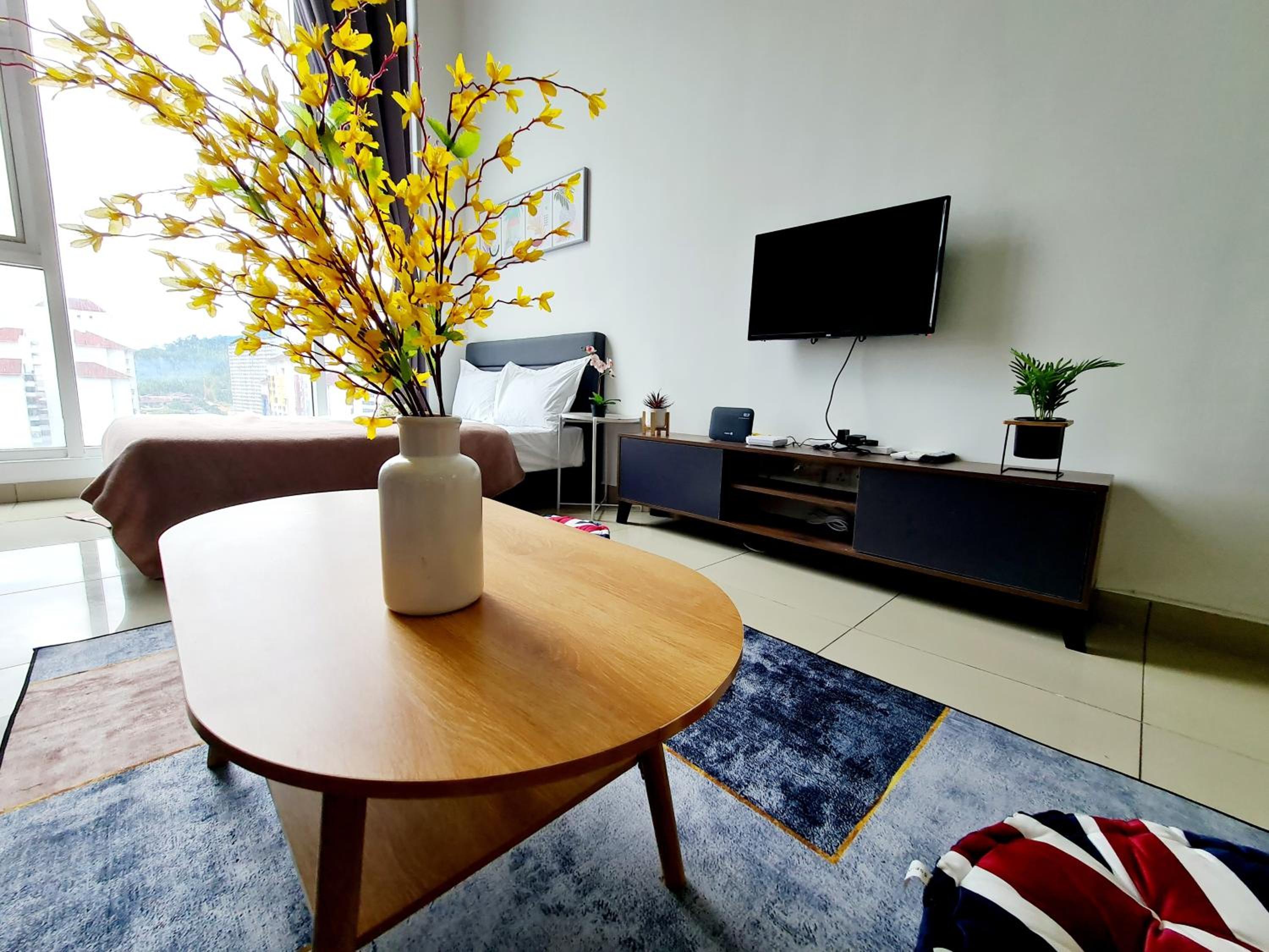 Broad 7 Guests Scott Garden Duplex 1 Room Old Klang Road, Taman Desa, Kuchai Lama, Bangsar South, Pearl Point, Mid Valley, Kuala Lumpur