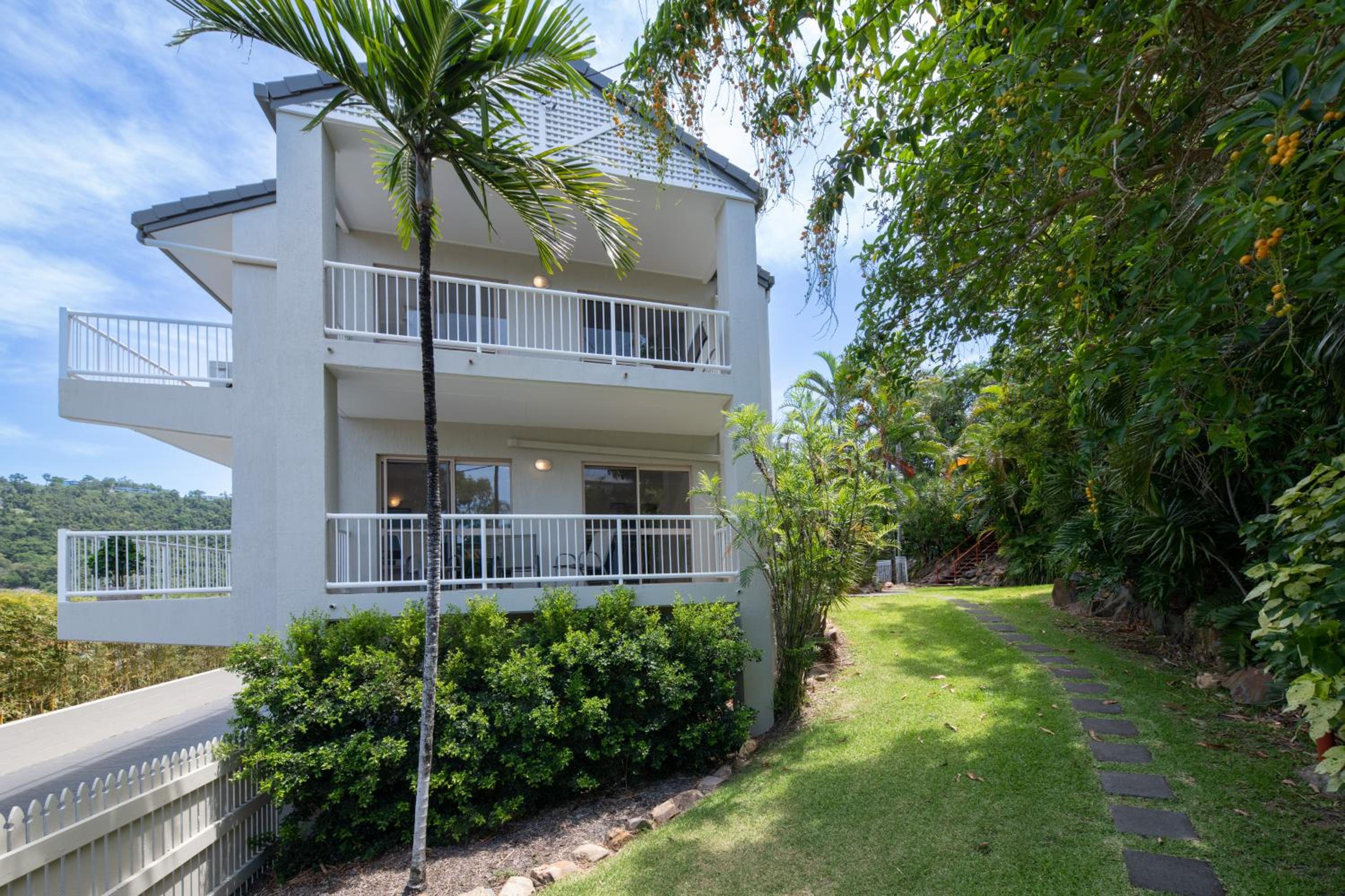 Beach House on Begley - Airlie Beach Central view 2