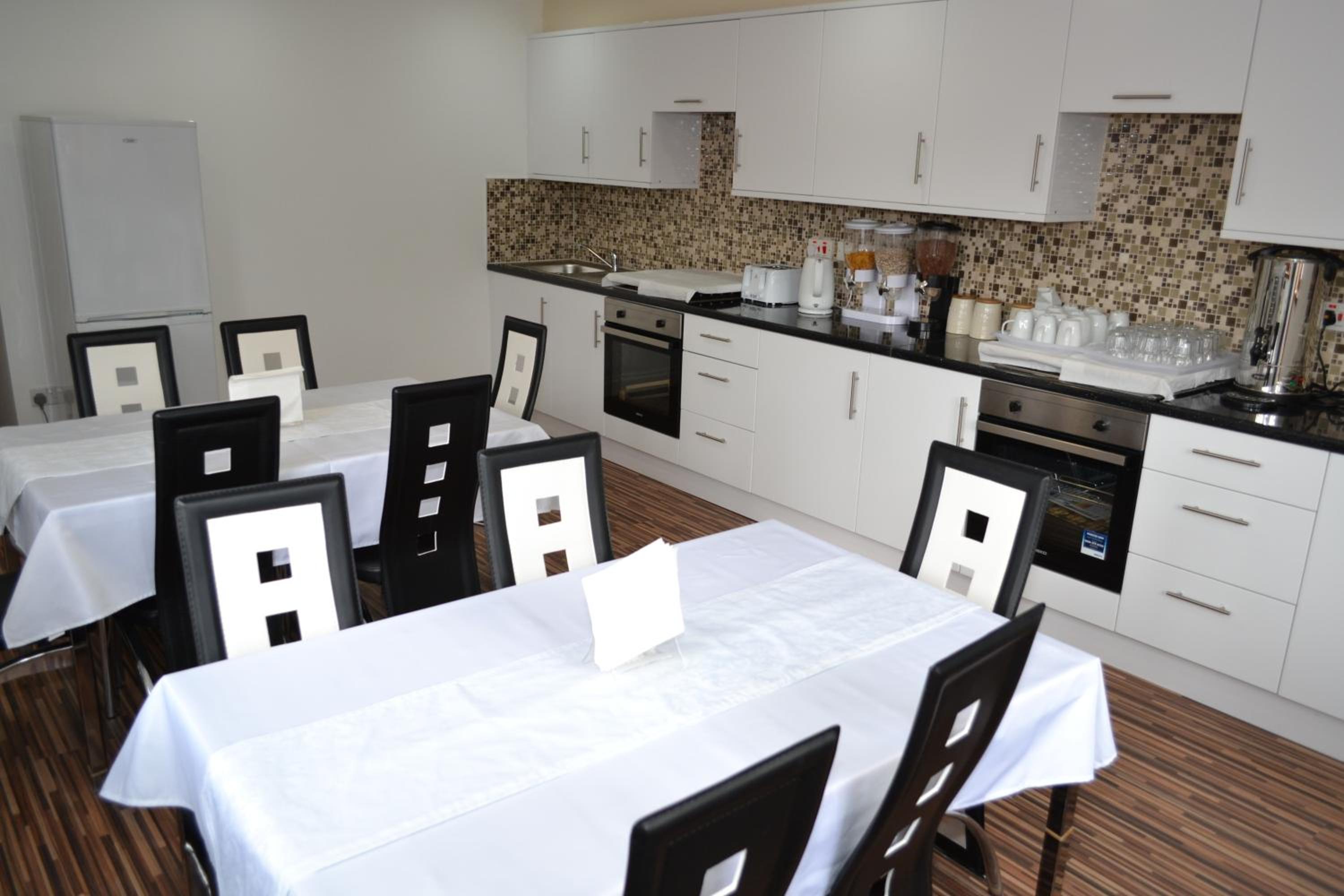 Hounslow Vacations - Heathrow Travellers Hub - Property Image 1