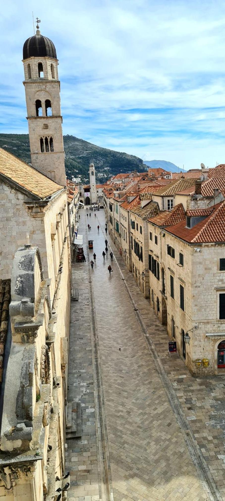 Seaview Apartment with Free Garage Parking 2 min to Beach Zaton near Dubrovnik