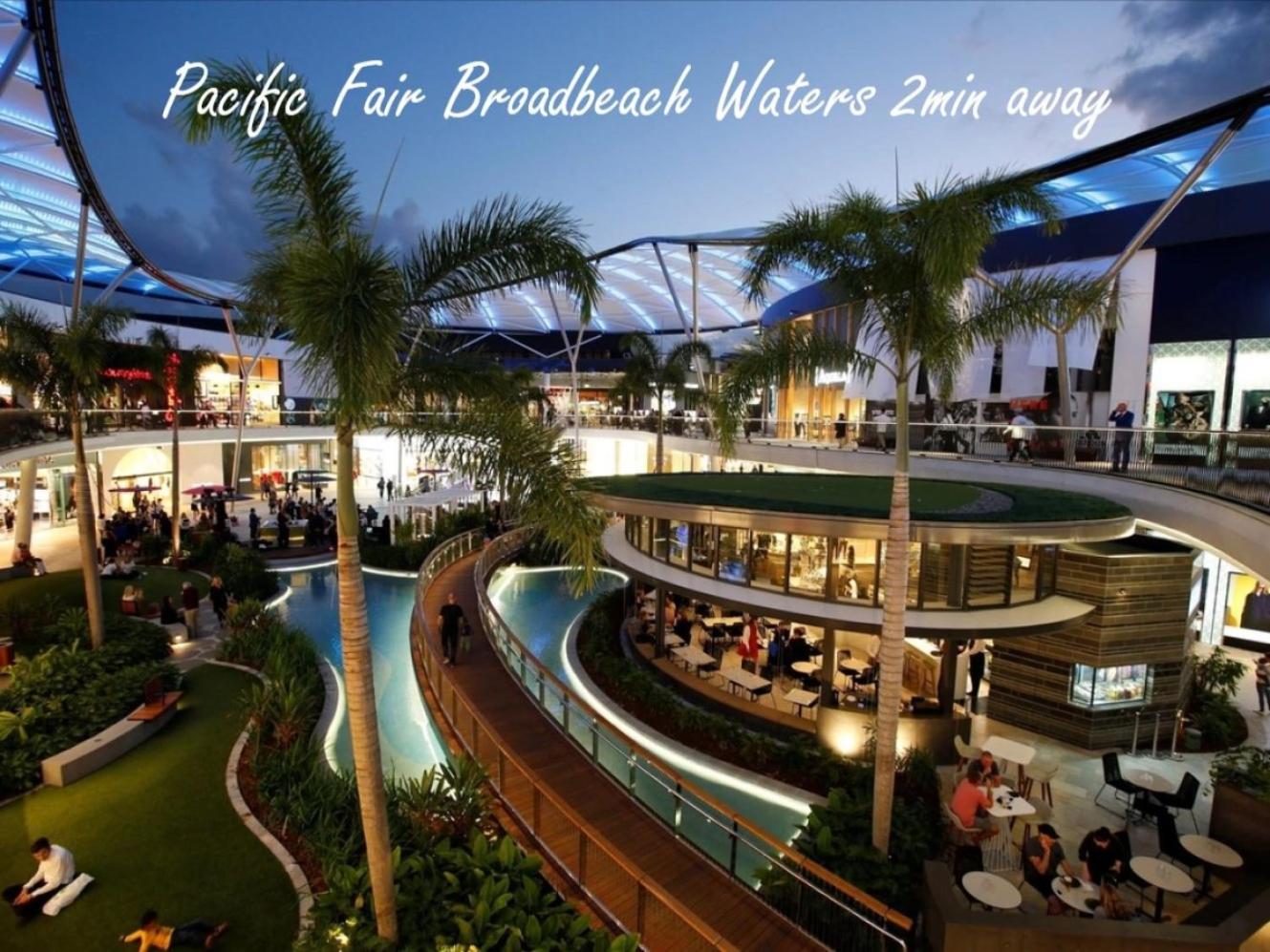 Reflections Broadbeach- Heated Pool! Complete Waterfront Entertainer with Huge Deck, Pool Table and Pontoon