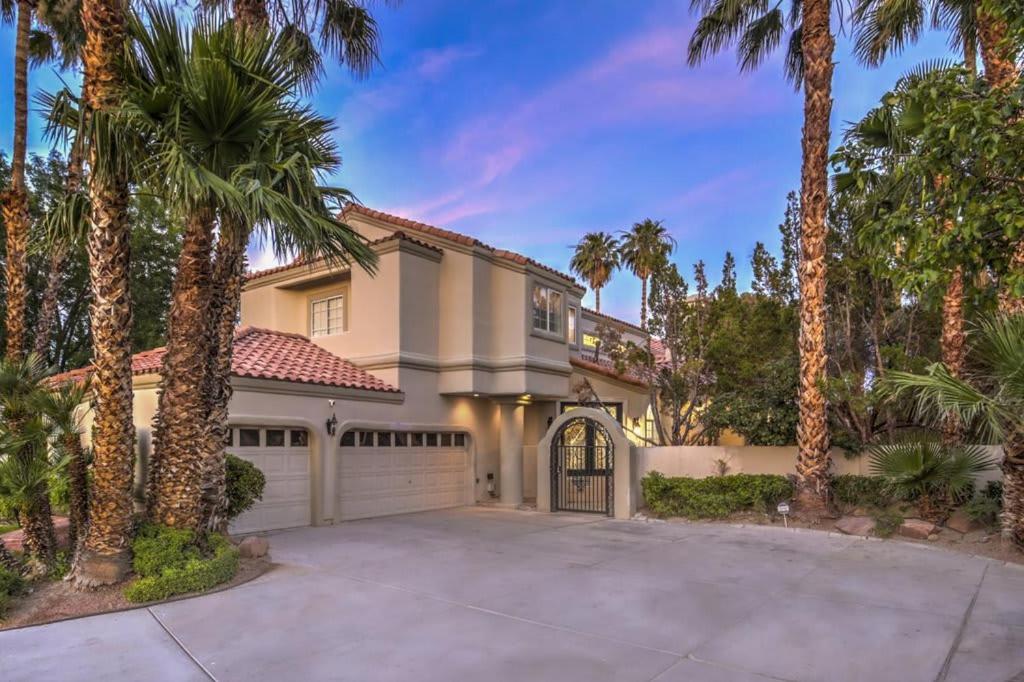 Villa Greens- 5,700sf Luxury Las Vegas Pool view 3