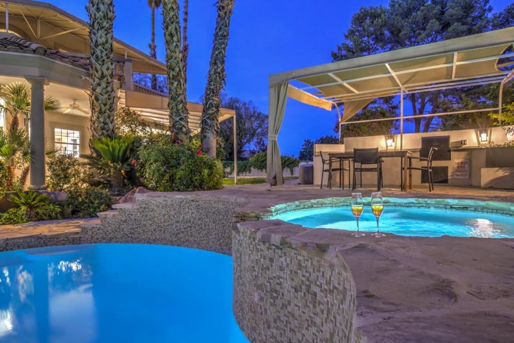 Villa Greens- 5,700sf Luxury Las Vegas Pool view 5