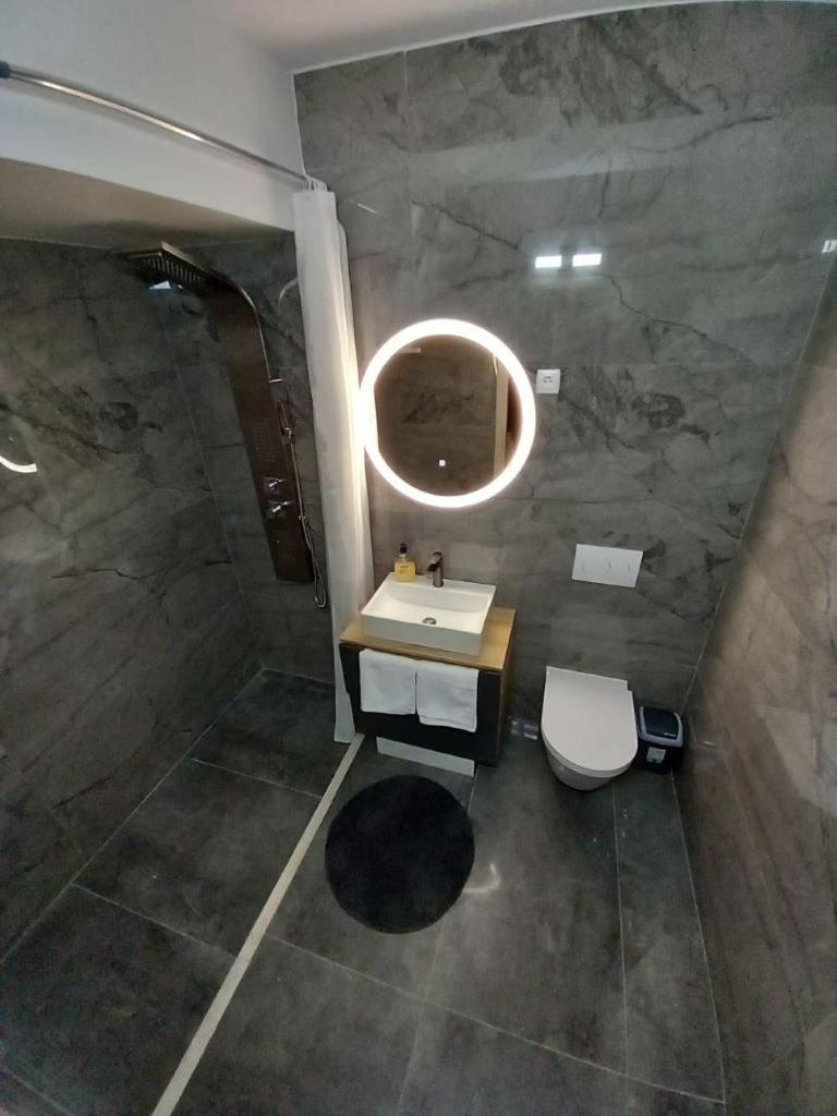 Tara