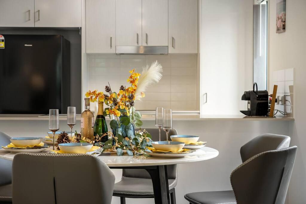 Gorgeous 4-bedroom Retreat@Hope Island