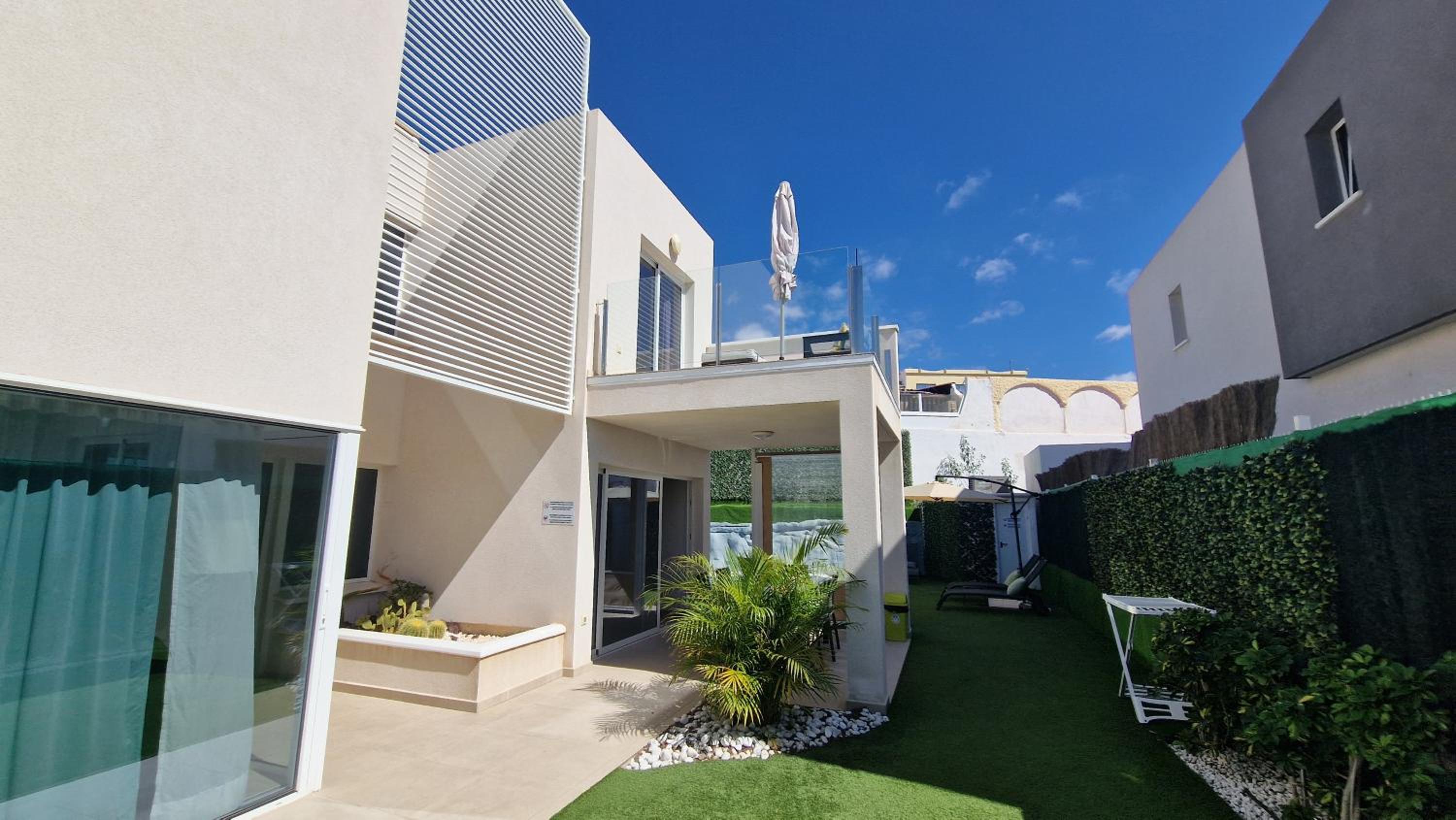Villa Paraiso-Luxury Villa with Heated Pool