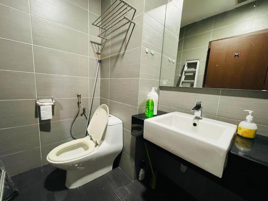 KSL Cozy (30) Bathtub Super High Floor City View