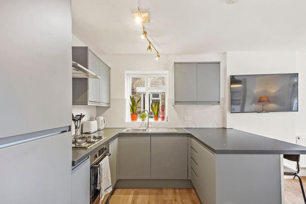 Stunning 2 Bedroom Flat & Garden, Central London