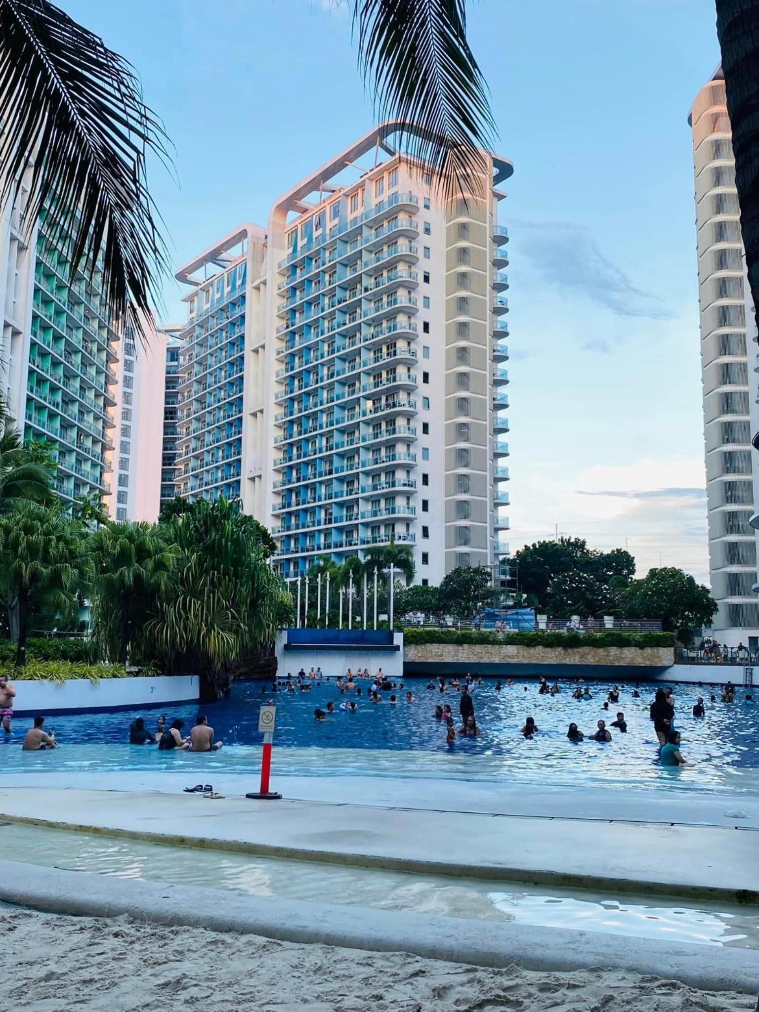 AZURE URBAN STAYCATION BY AKKE UNO view 5
