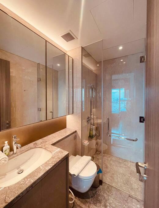 The Rixx Superior Apartment@D1/pool/gym/security