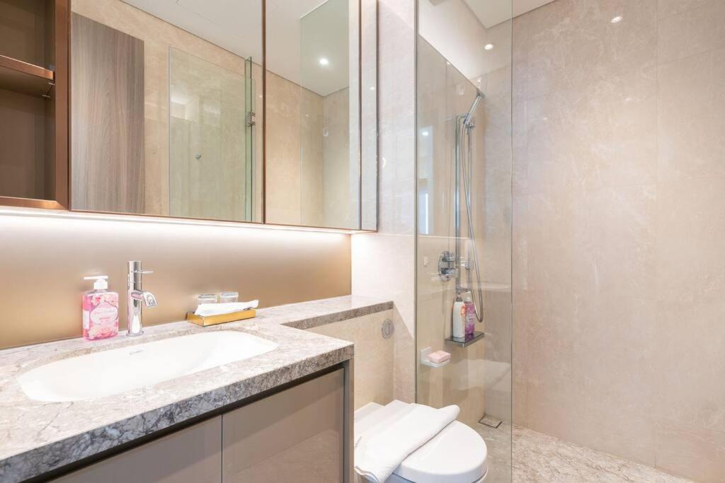 The Rixx Superior Apartment@D1/pool/gym/security
