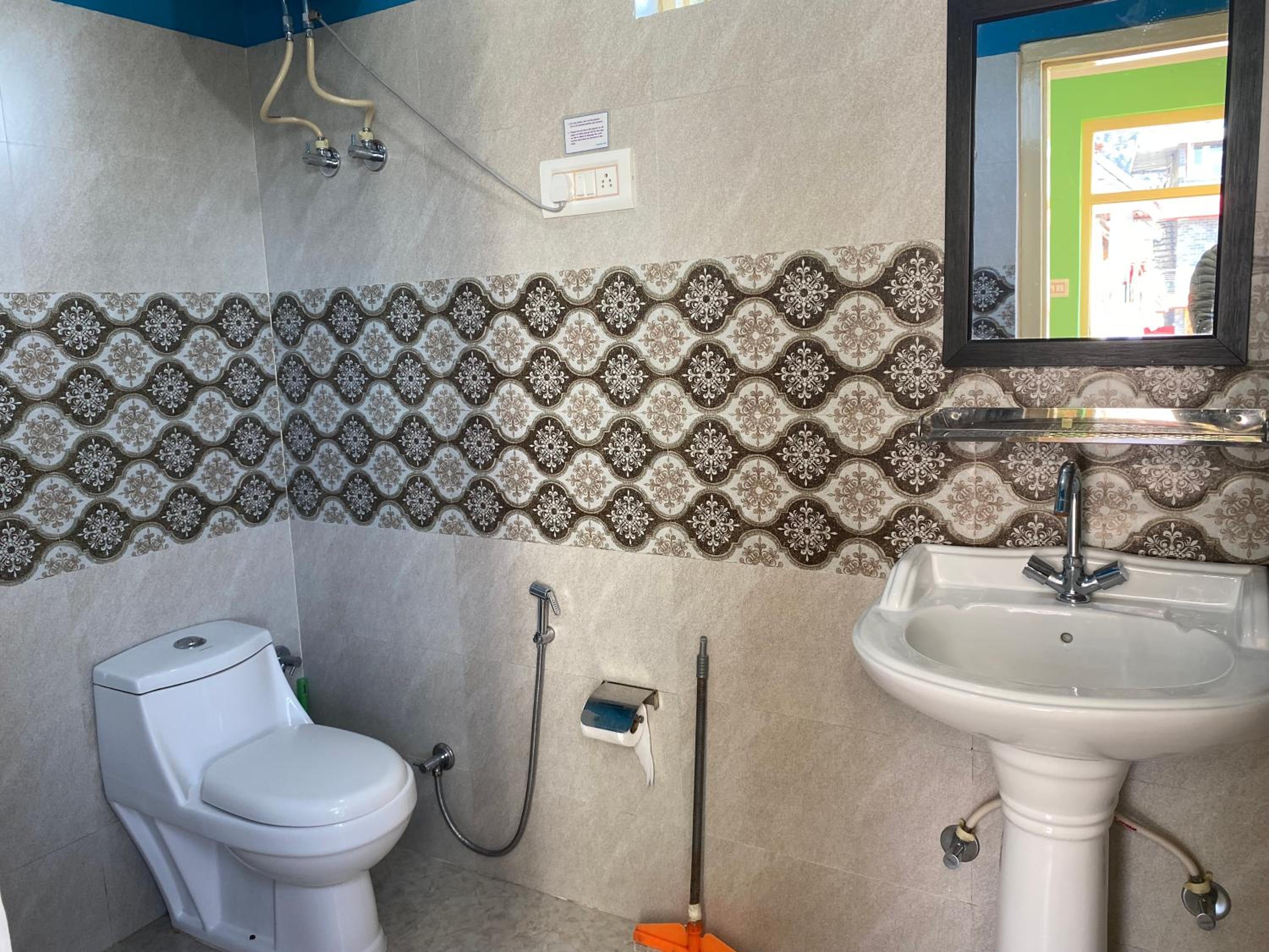 Jagatram Niwas Guesthouse Dharamkot