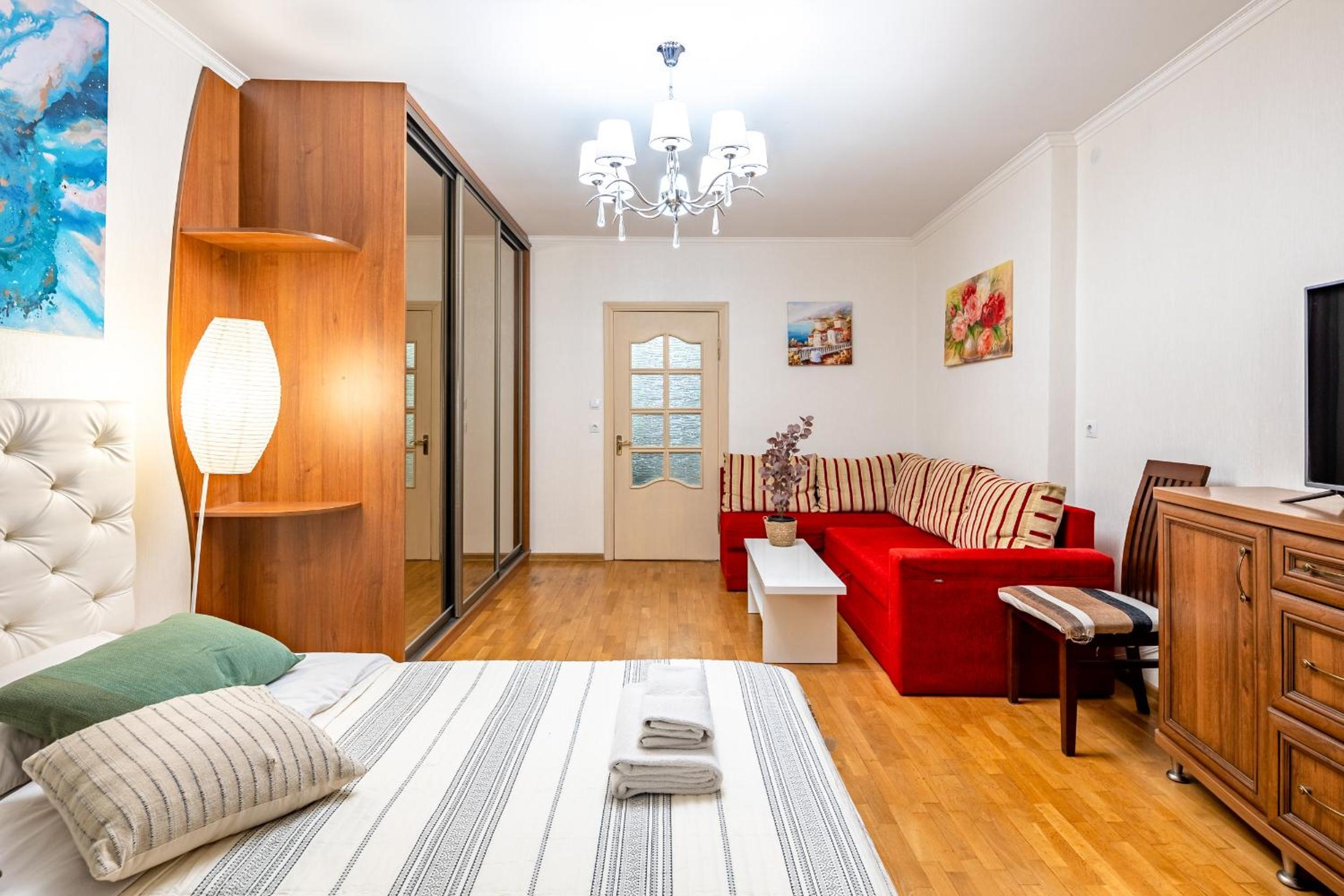 Just another comfy apartment on the main squere. 2 bedrooms, own heating, AC view 2