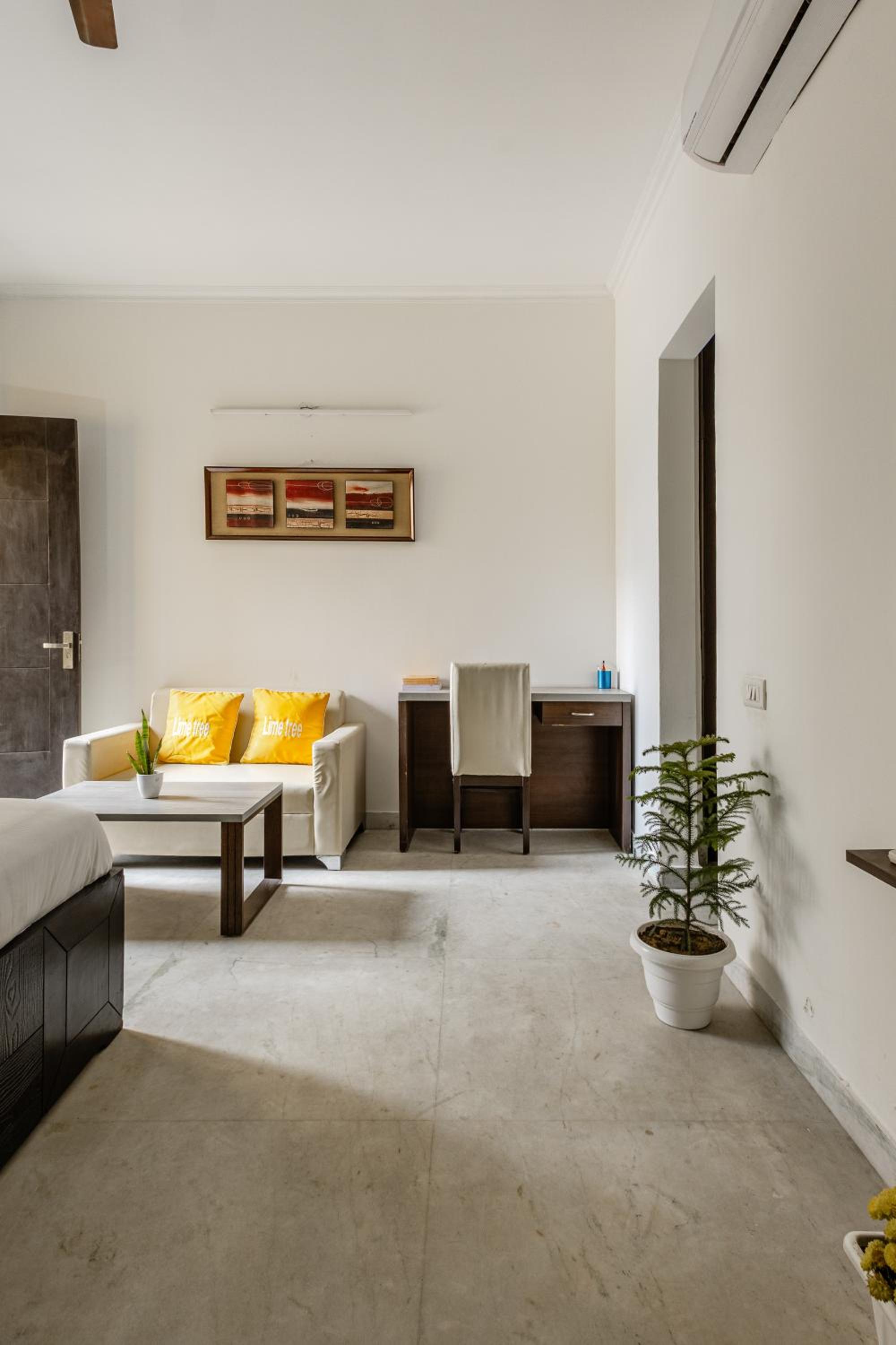 Lime Tree Service Apartment Golf Course Road, Gurgaon view 3