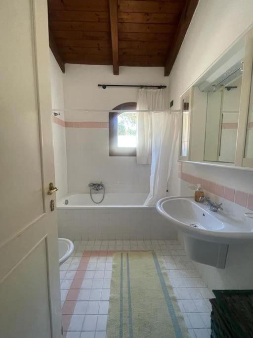 Villa Louise, Via Romangia 22 A, Stintino. photo 3