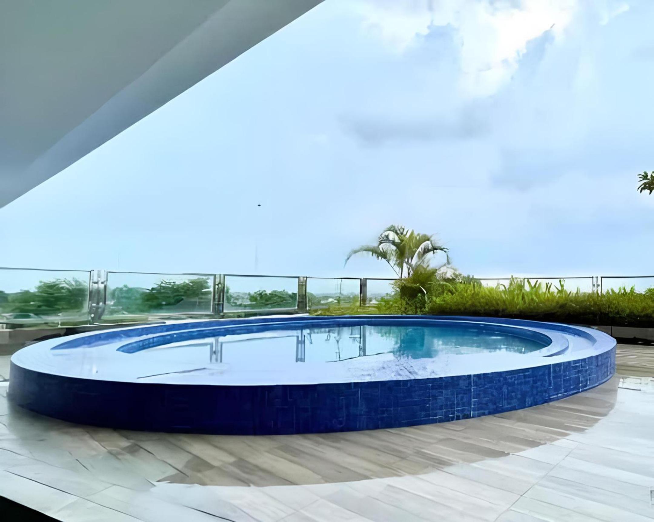 Bravo Room at Exclusive Apartment view 4