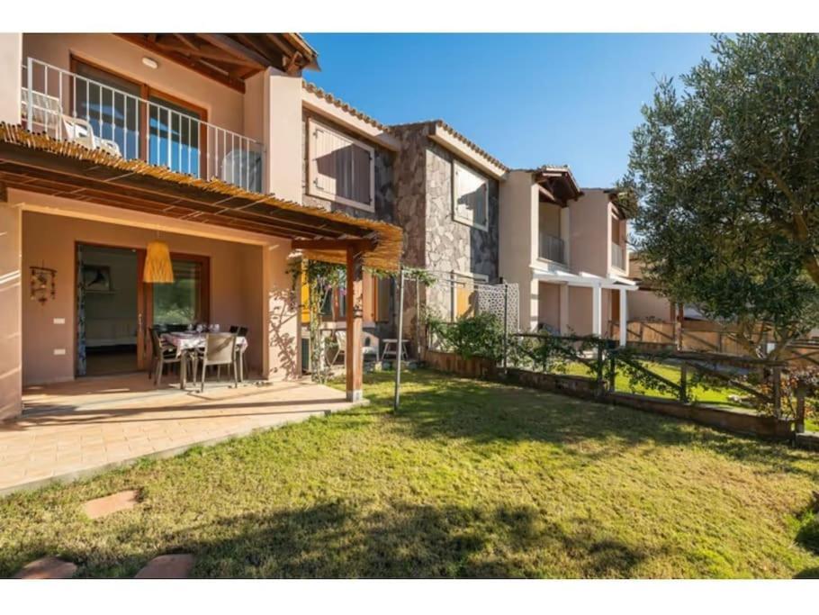 House with private garden view 3