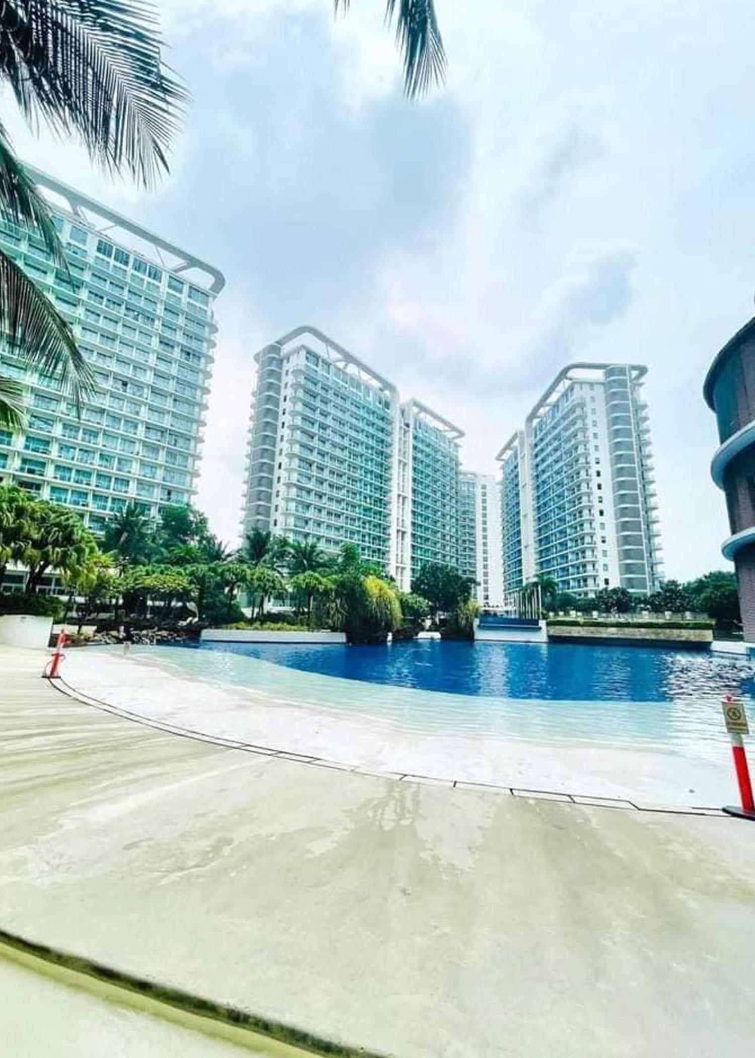 Azure Urban Resort Staycation by AKKE Uno