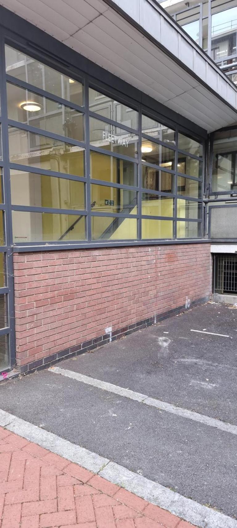 4 Bed Flat - Sleeps 12 - Pets - Wifi