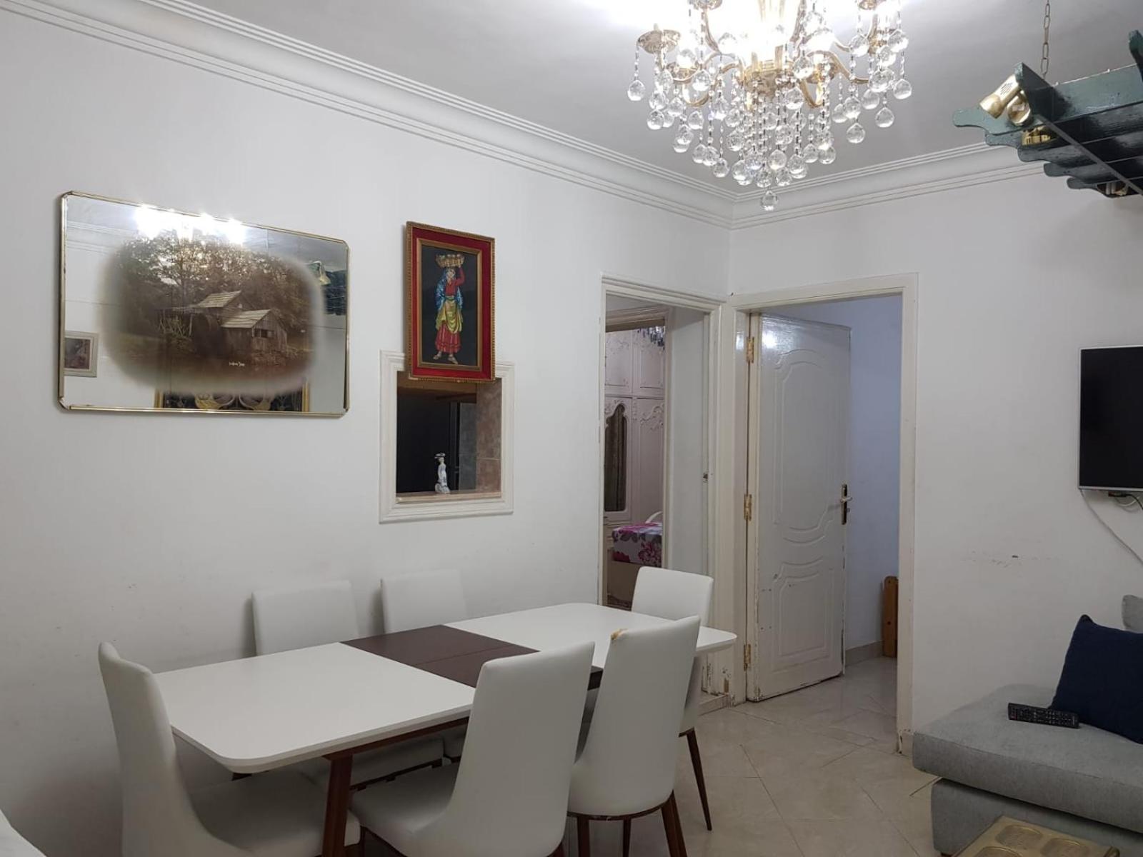 Quite Apartment in Sheraton Heliopolis , 5 minutes from Cairo Airport