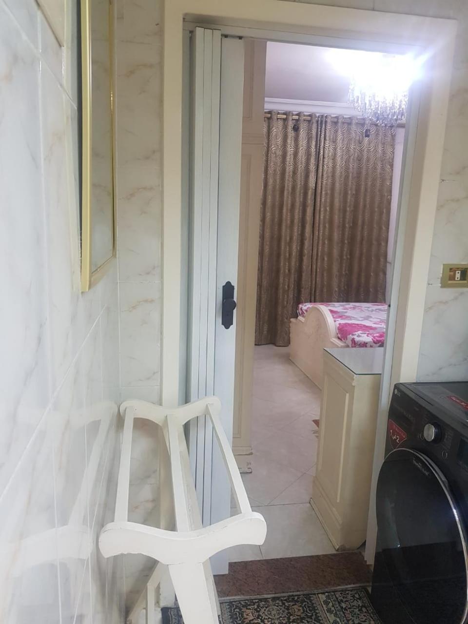Quite Apartment in Sheraton Heliopolis , 5 minutes from Cairo Airport