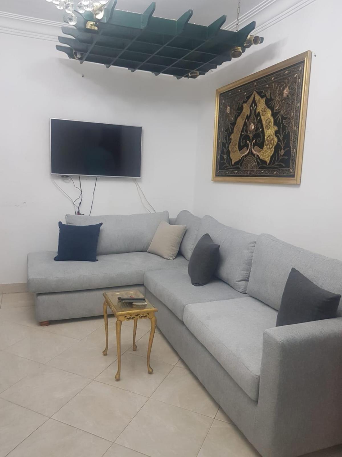 Quite Apartment in Sheraton Heliopolis , 5 minutes from Cairo Airport
