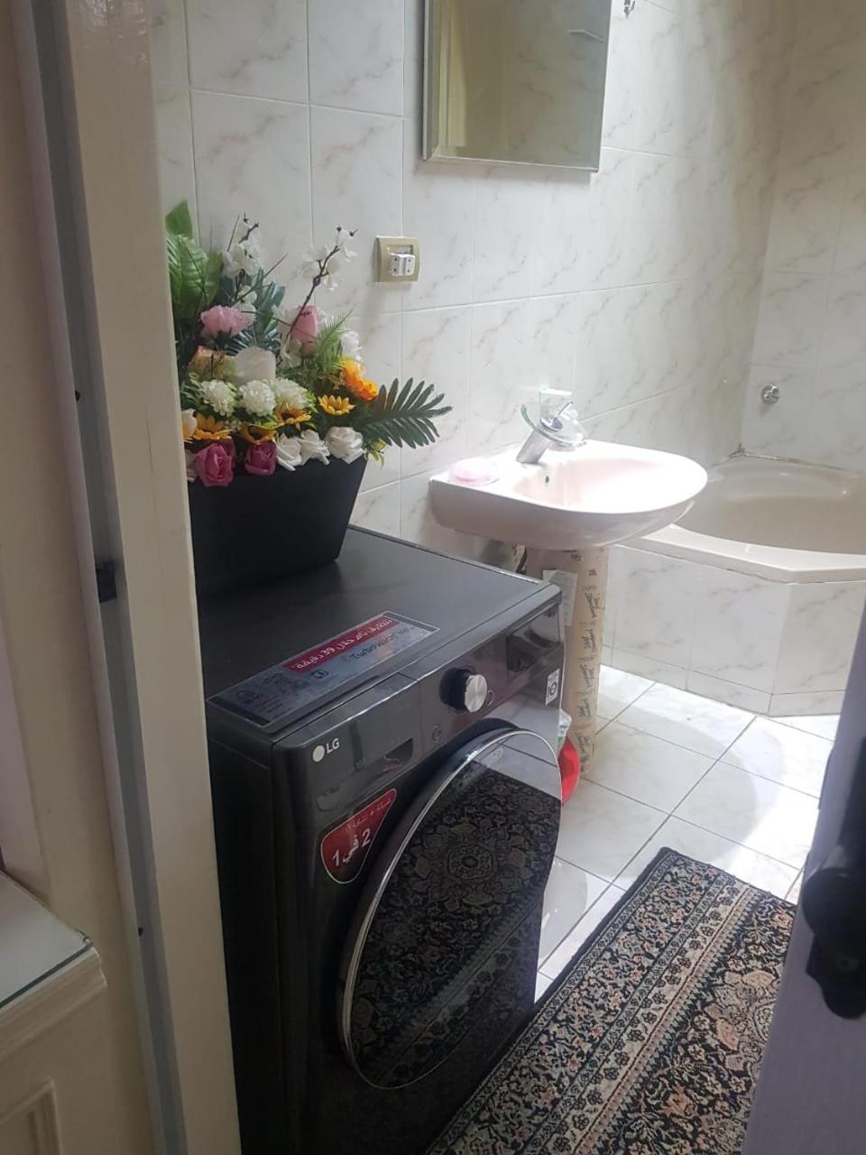 Quite Apartment in Sheraton Heliopolis , 5 minutes from Cairo Airport