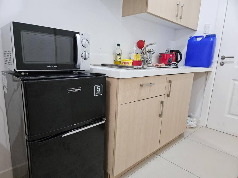 Private condo w/ balcony near Batasan, Ateneo, UP, Diliman, The Residences at Commonwealth view 3