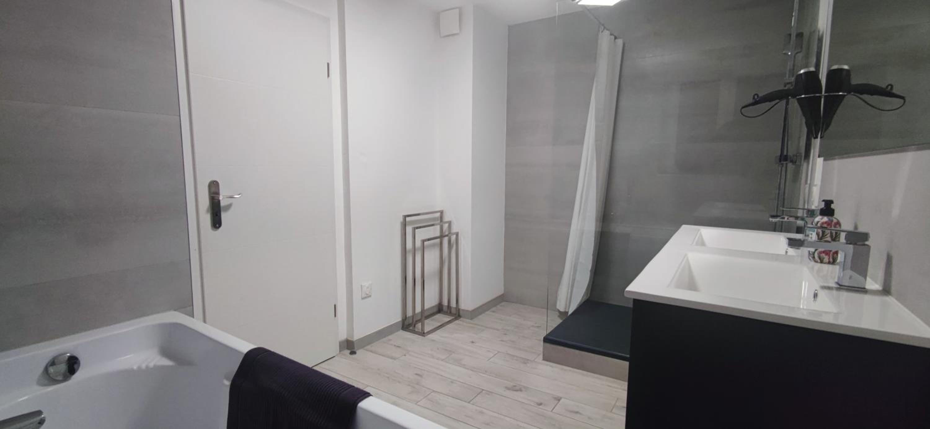 Spacieux et serein avec patio, barbecue et WIFI