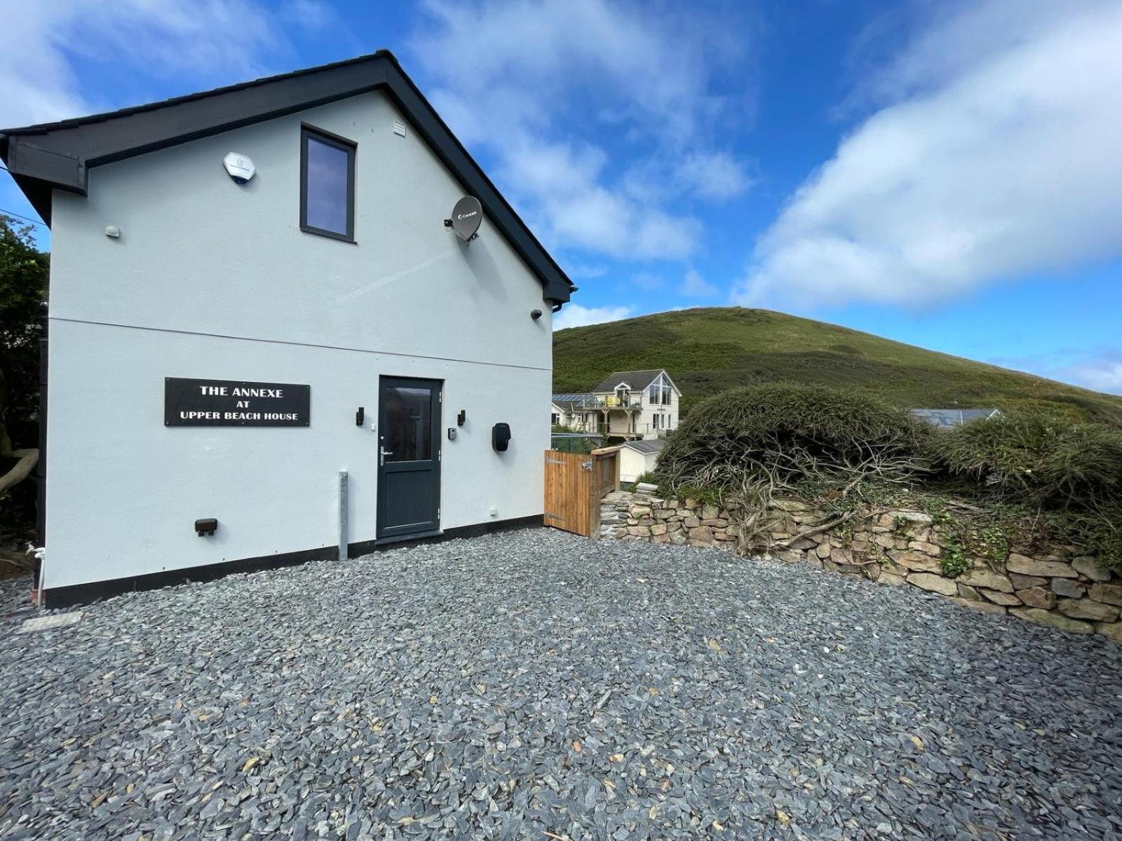 THE ANNEXE AT UPPER BEACH HOUSE view 2
