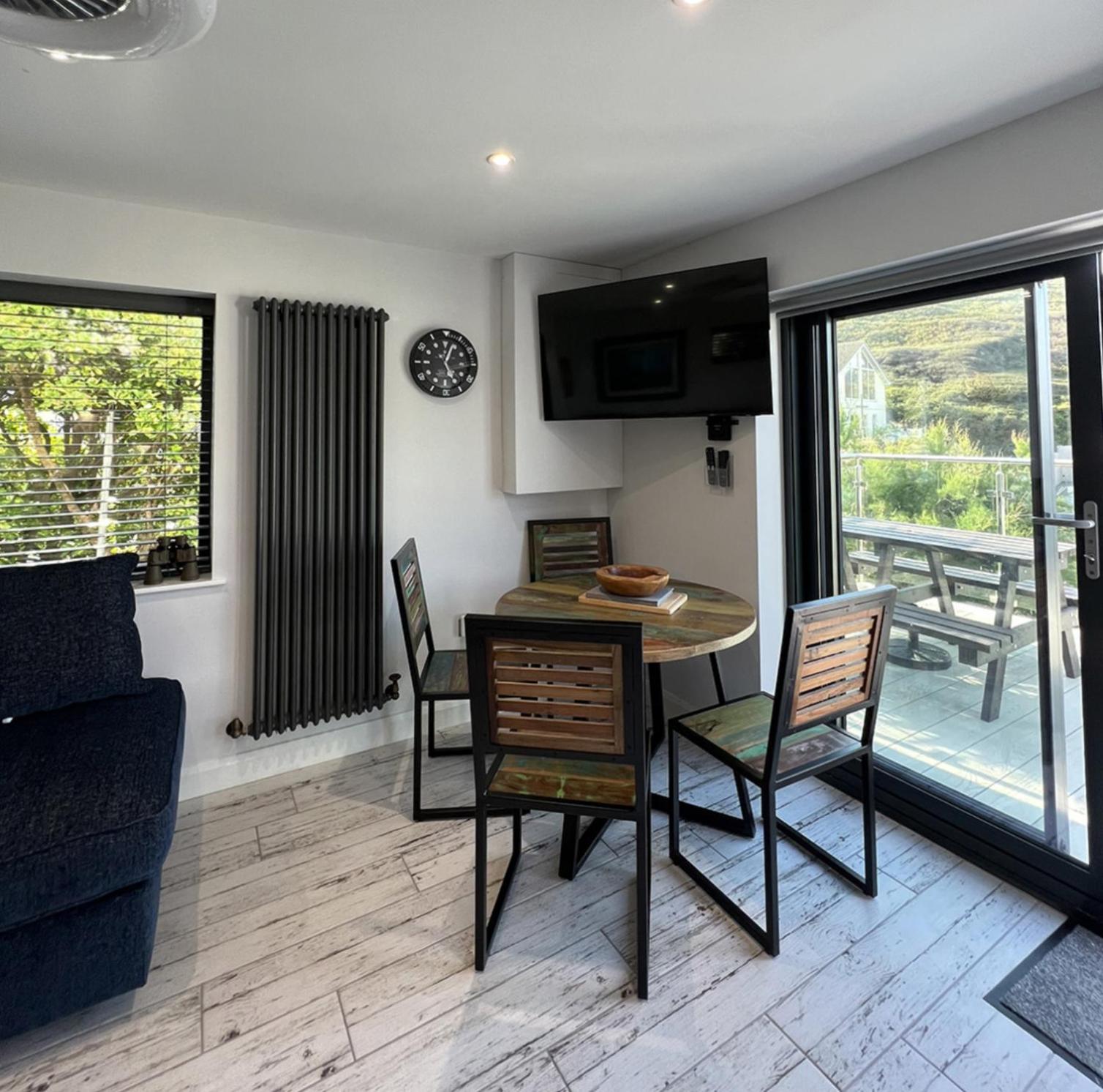 THE ANNEXE AT UPPER BEACH HOUSE view 5
