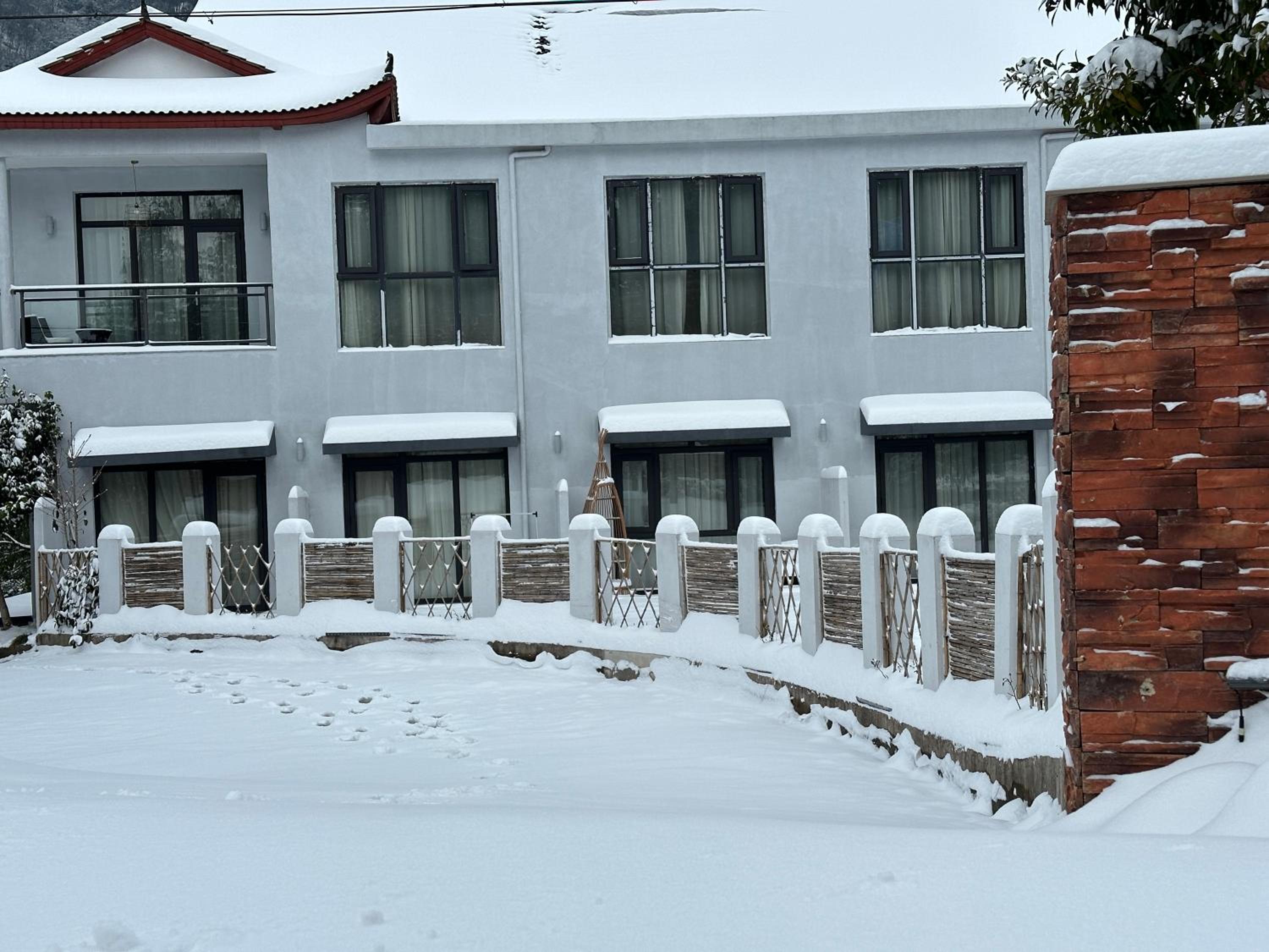 Zhangjiajie National Park Nvue Resorts