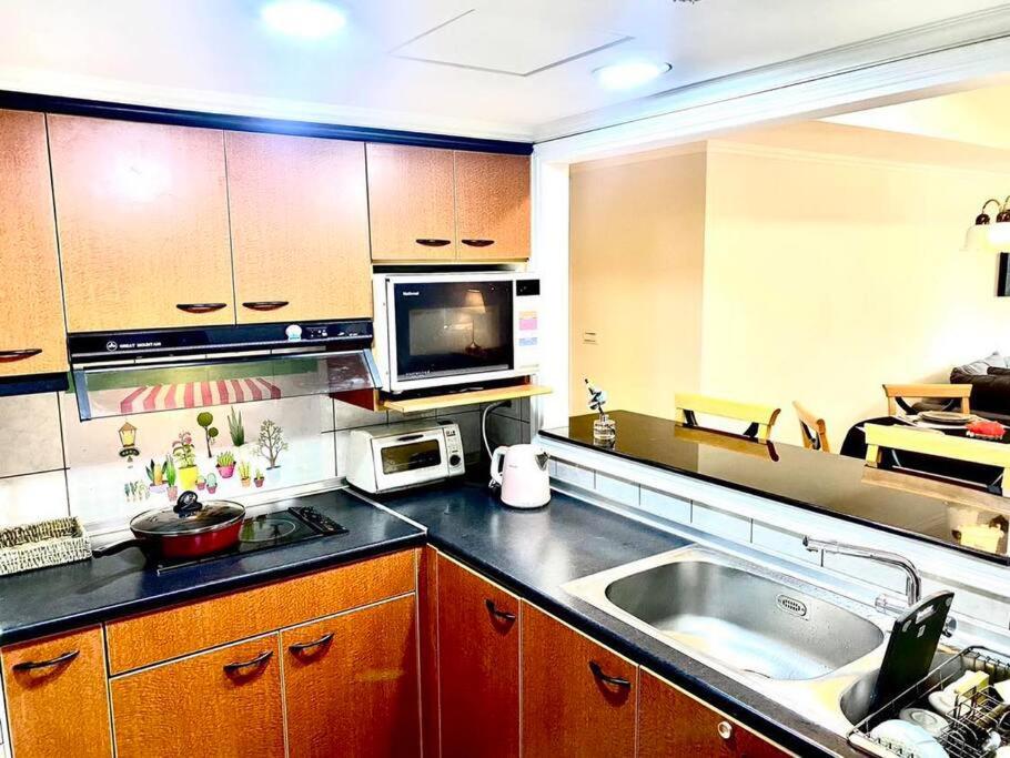 Best Taipei Hotel Room in Beitou Executive Suite for 5 guests up to 115 square meters with kitchen